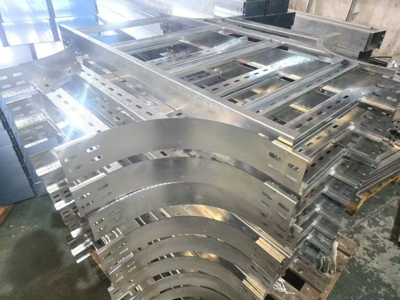 Hot-dip galvanized cable trays for solar projects in the Philippines (ID#1)