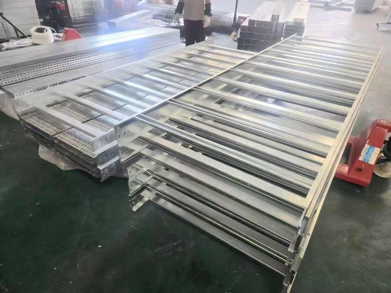 Guide to selecting cable ladder width, height, rung spacing, and load ratings for projects (ID#5)