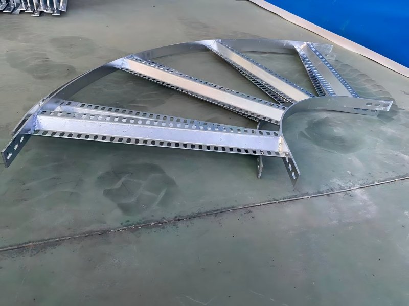 EPC contractors selecting galvanized cable trays for offshore coastal electrical projects (ID#4)