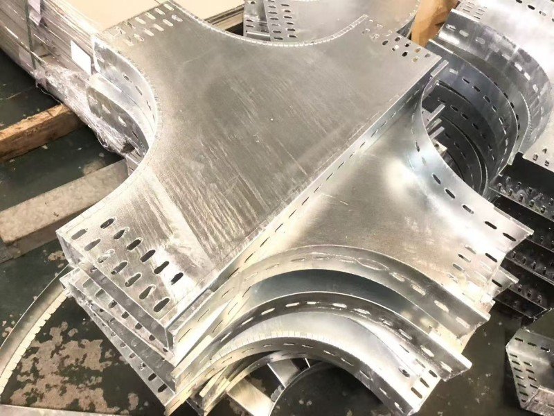 Comparison of Zn-Mg-Al and hot-dip galvanized cable tray bends performance (ID#1)
