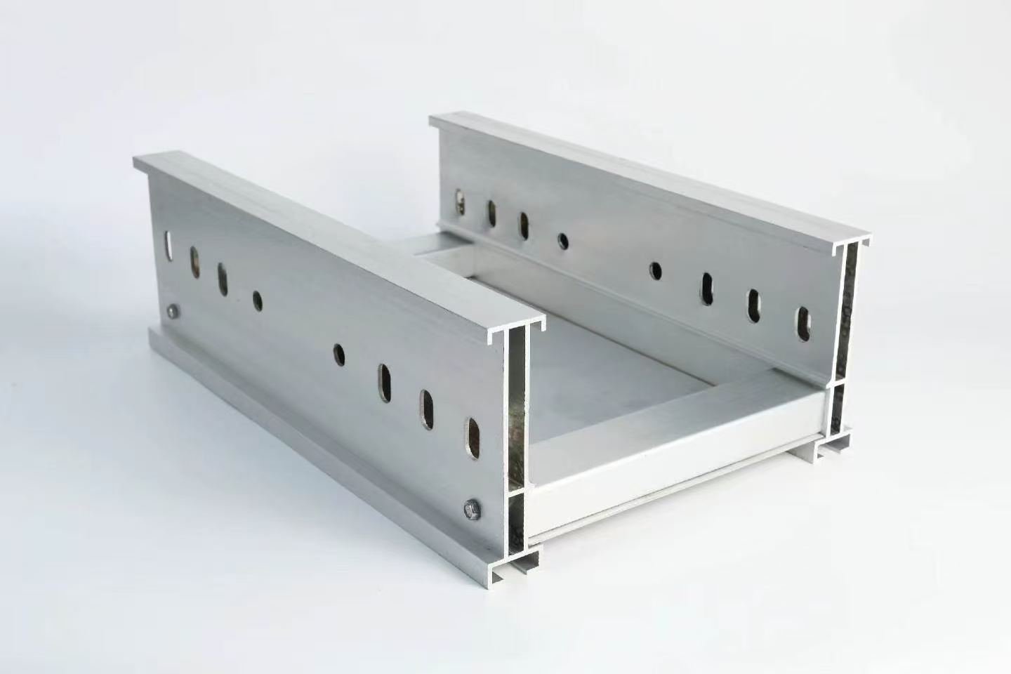 Aluminium alloy cable ladder structure used for cable support systems (ID#1)