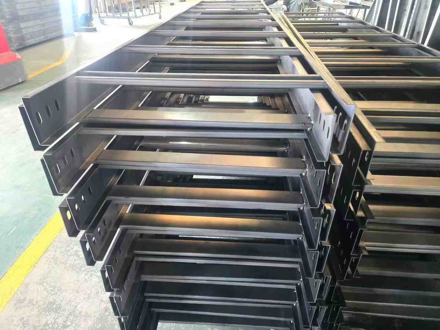 Corrosion-Resistant Coating Technology Zinc-aluminum-magnesium coating layers protecting cable tray against corrosion and rust (ID#2)